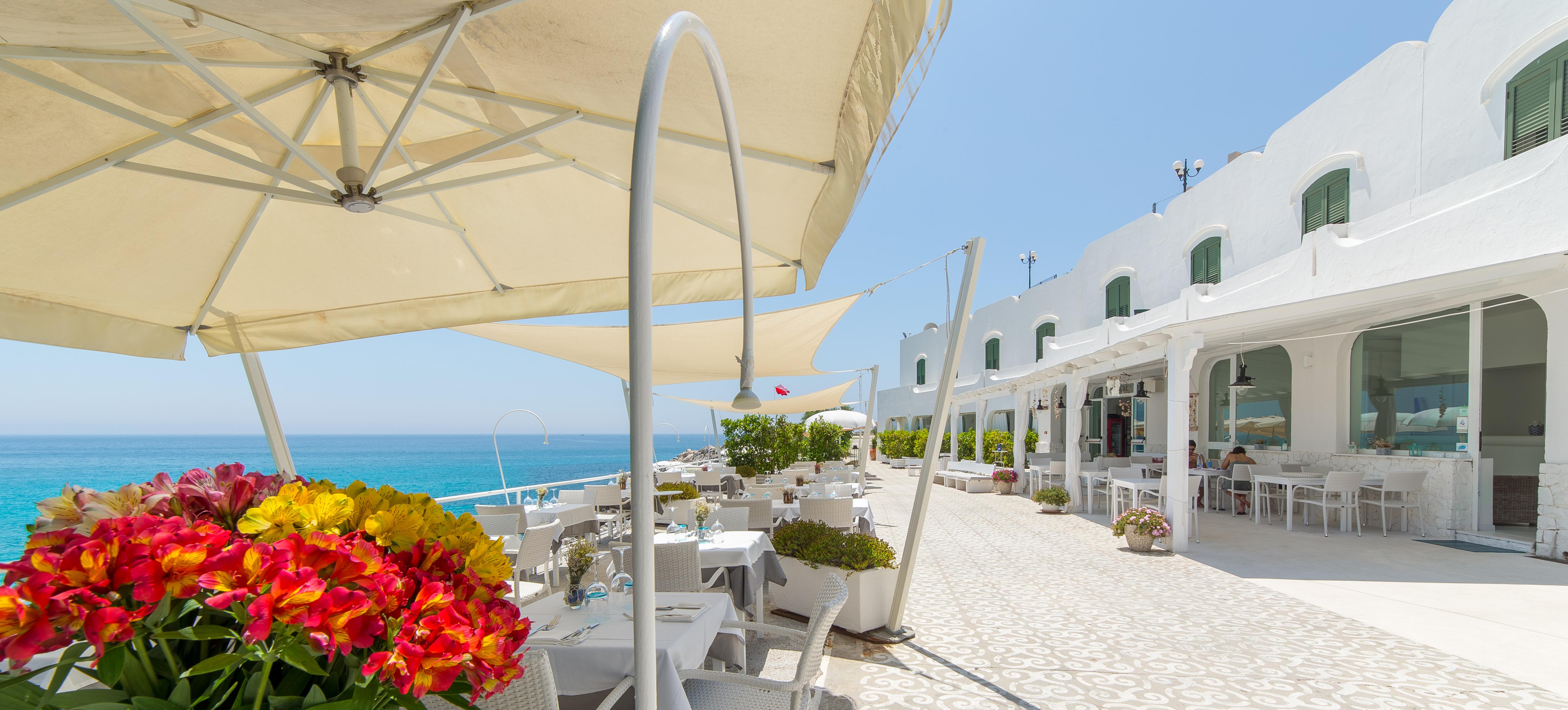 Hotel La Roccia Castro  Eksteriør billede