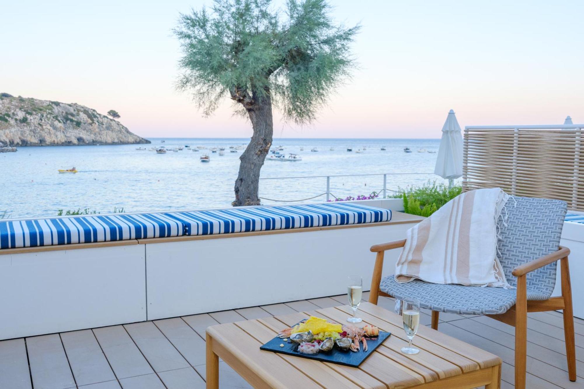 Hotel La Roccia Castro  Eksteriør billede