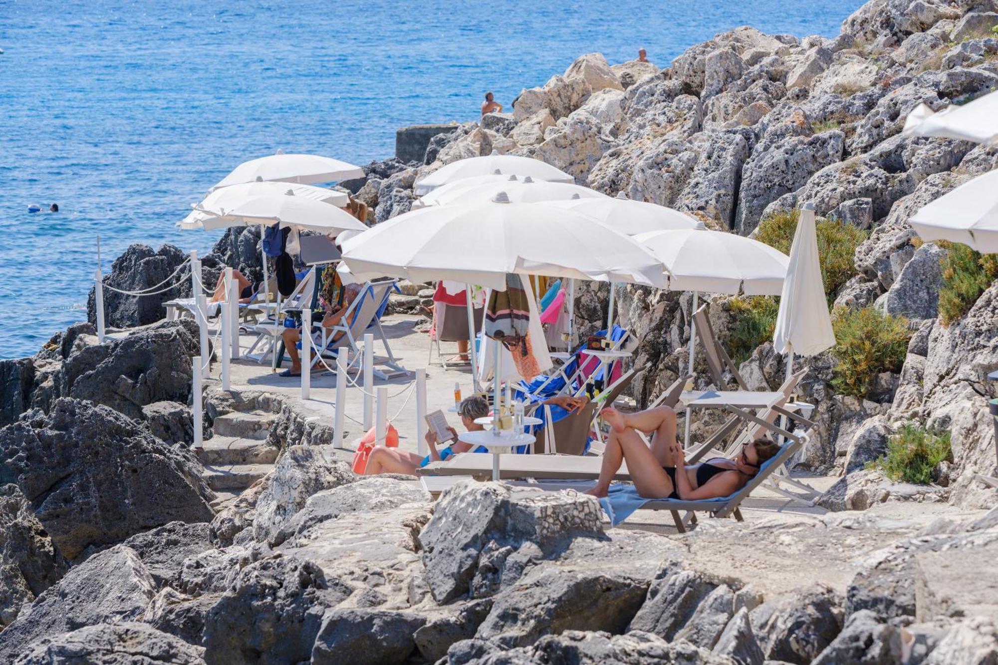 Hotel La Roccia Castro  Eksteriør billede