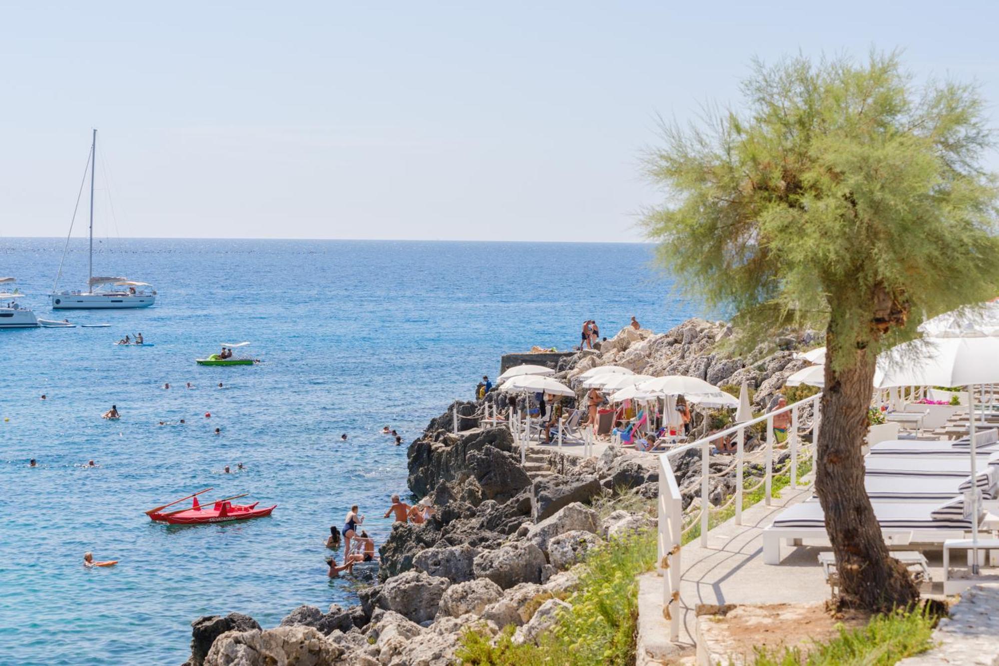 Hotel La Roccia Castro  Eksteriør billede