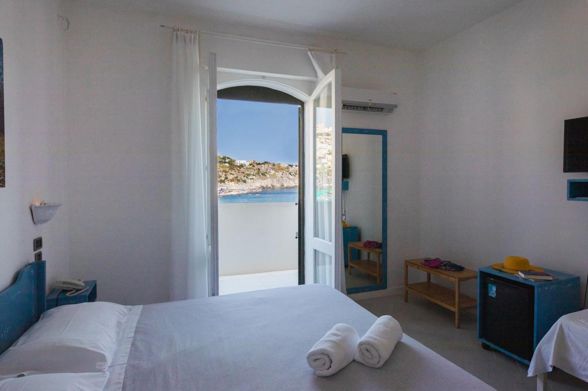 Hotel La Roccia Castro  Værelse billede